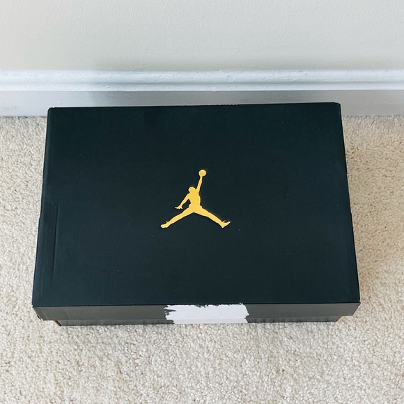 SOLD 😃 NEW AUTHENTIC AIR JORDAN Red Patent & BlK Mid-Top Sneakers - Picture 12 of 13